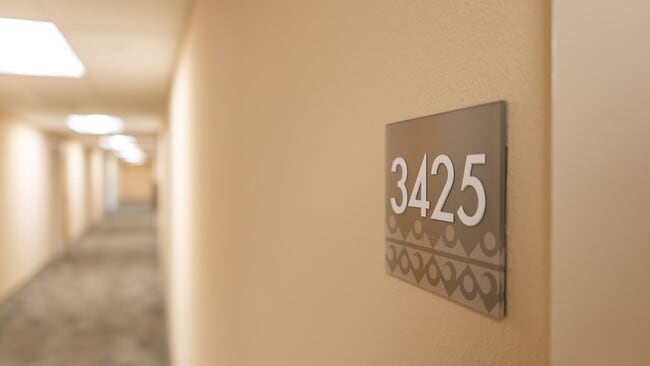 Building Photo - 1 Bdrm / 1 Bath condo with (2) AC (801 SOU...