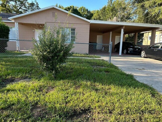 Building Photo - 4246 Minoso St