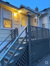 Building Photo - 910 Palace Ave