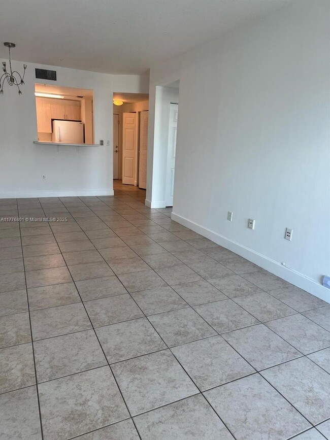 Building Photo - 50 Menores Ave