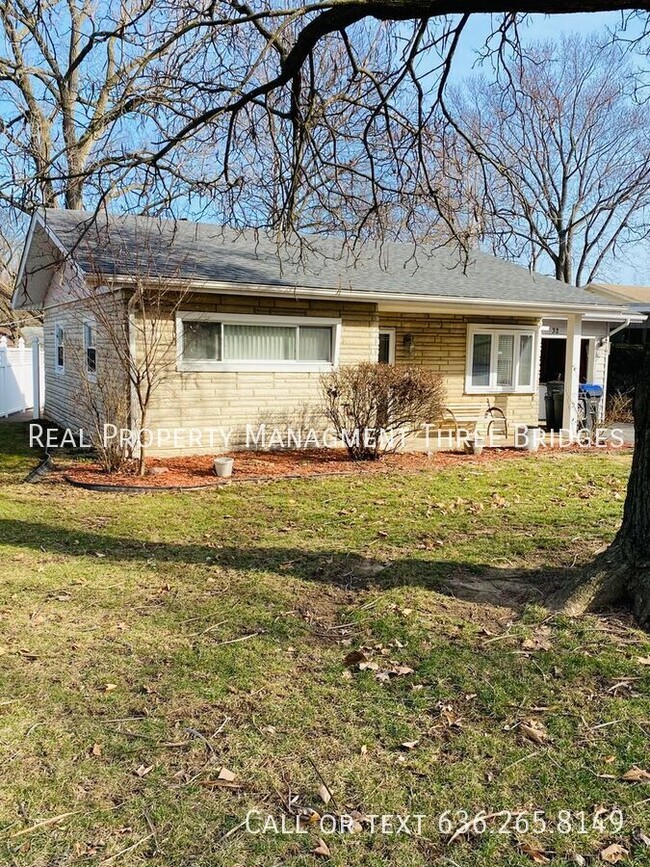 Building Photo - Beautiful Florissant 4 Bedroom Home