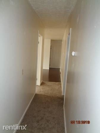 Building Photo - 2 br, 1 bath Apartment - 21 Grand Ave
