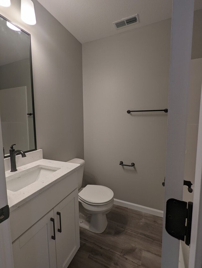 Building Photo - Experience modern living in this brand new...