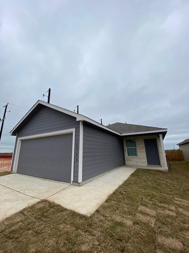 Brand New 3 Bedroom/2 Bath Home Available NOW House Rental in
