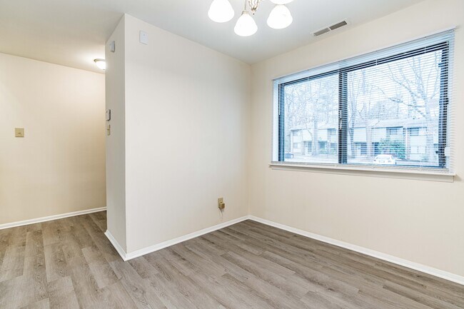 Foto del edificio - 1232 Teakwood Pl