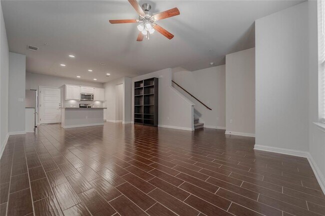 Foto del edificio - 13800 Lyndhurst St