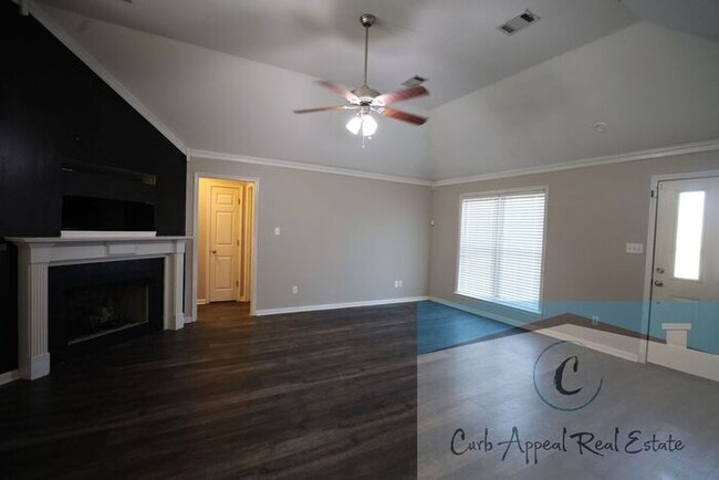 Foto del edificio - Beautiful 3 bed/ 2 bath home - fireplace, ...