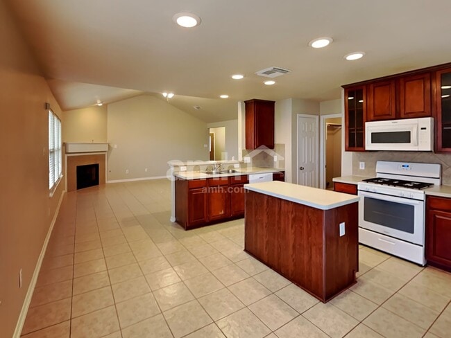 Foto del edificio - 3434 Falcon Trail Ct