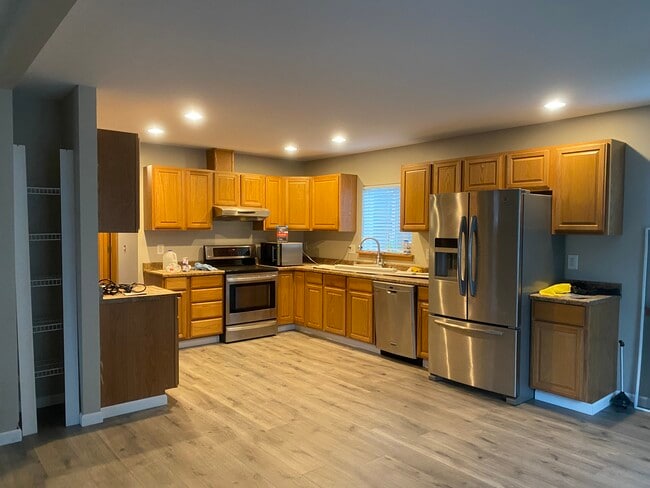 Kitchen - 643 Pike Street