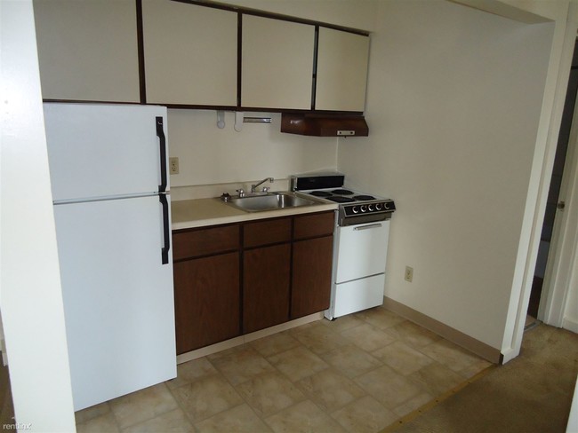 Building Photo - 1 br, 1 bath Apartment - 300 Meyran Avenue 2B