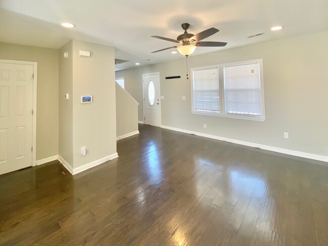Foto del edificio - 102 Petworth Dr