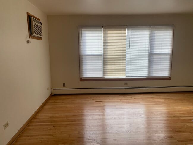 Building Photo - 5247 S Kolmar Ave