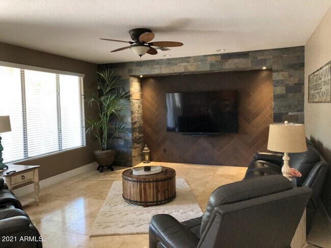 Foto del edificio - 14345 W Caribbean Ln