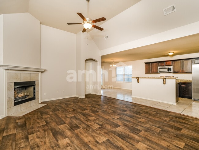 Building Photo - 13332 S Poplar St