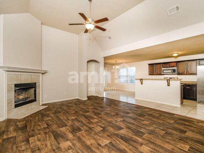 Foto del edificio - 13332 S Poplar St