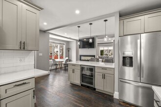 Building Photo - 133 Nichols St