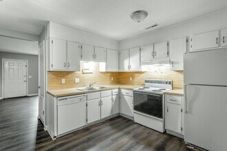 Building Photo - 1109 McBrien Rd