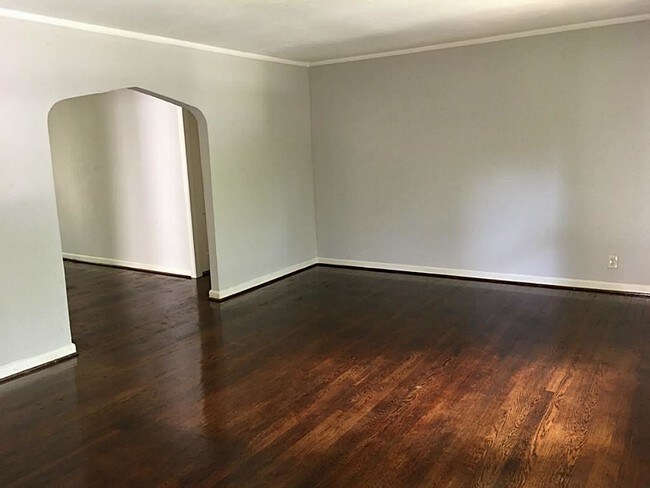 Building Photo - 1406 Castle Ct