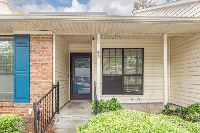 Building Photo - 2 Bedroom 2 Bath Townhouse in Crowfield Pl...
