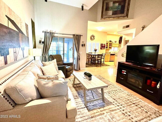 Foto del edificio - 15730 N Hidden Valley Ln