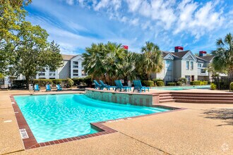Building Photo - 7979 Westheimer Apartments