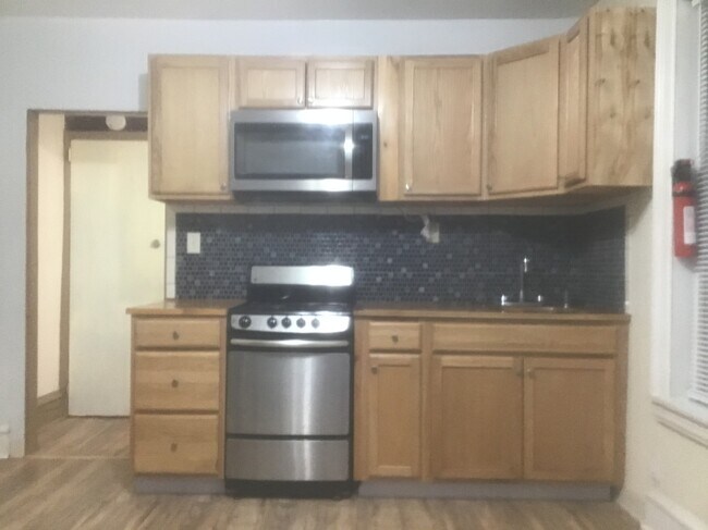 Kitchen - 4010 Haverford Ave