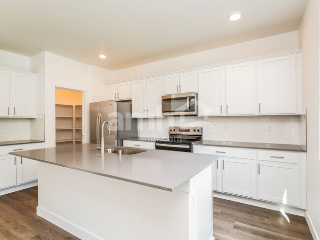 Foto del edificio - 7722 Selah St SW