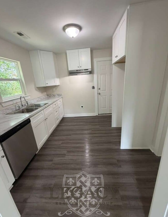 Photo - 214 W Lokey Ave House
