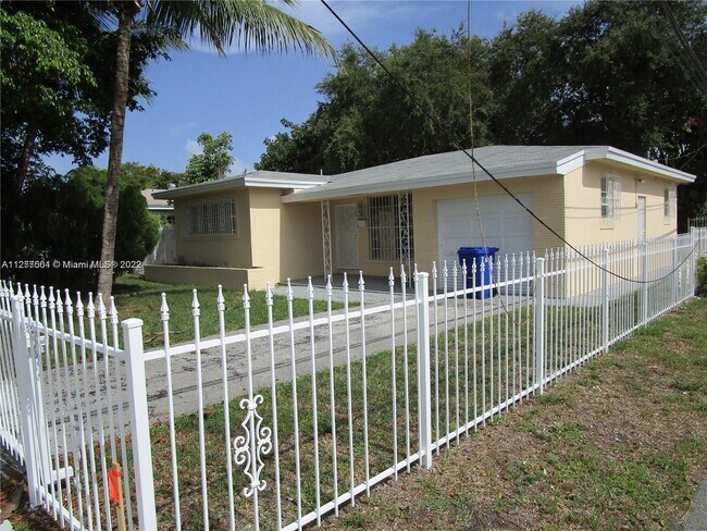 Building Photo - 1290 NE 158th St   North Miami Beach Fl 33162