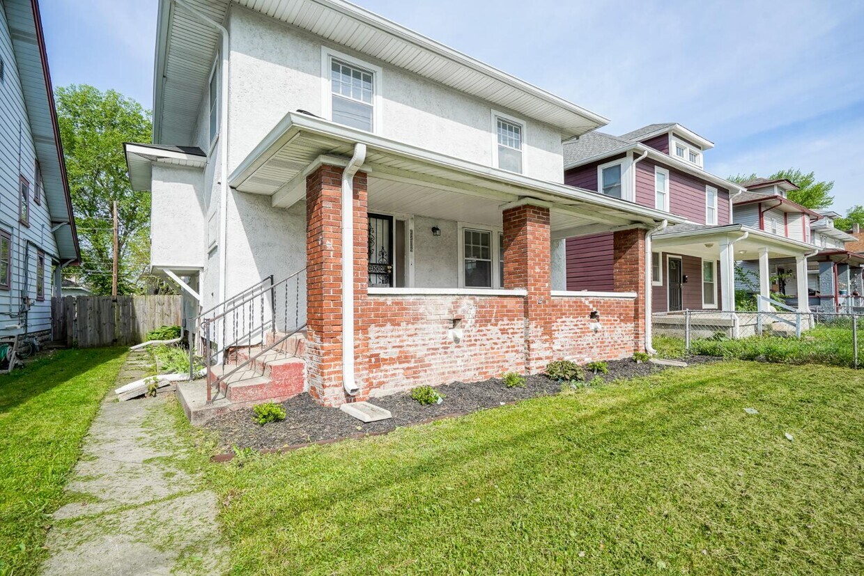 Primary Photo - 3512 N Illinois St