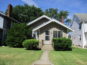 Building Photo - 3710 S Hanna St