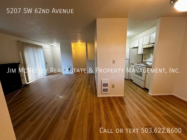 Foto del edificio - Spacious Duplex in Raleigh Hills! Water/Se...