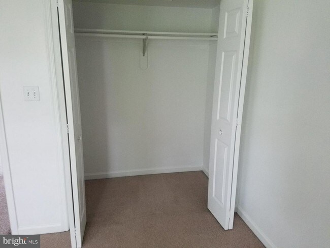 Foto del edificio - 5301 Berkshire Ct