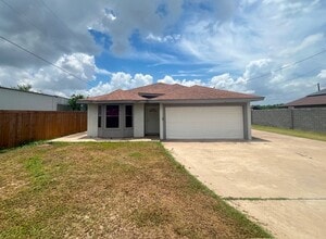 Building Photo - 4304 W Rogers Rd