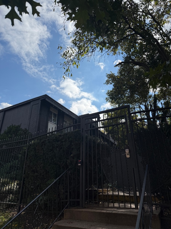 Primary Photo - 807 W 40th St