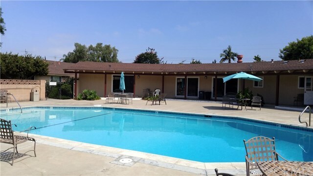 Foto del edificio - 1919 Sherry Ln