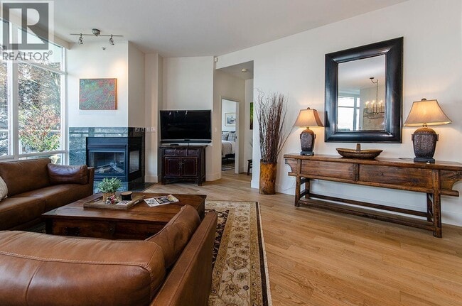 Photo du bâtiment - 499 Broughton St