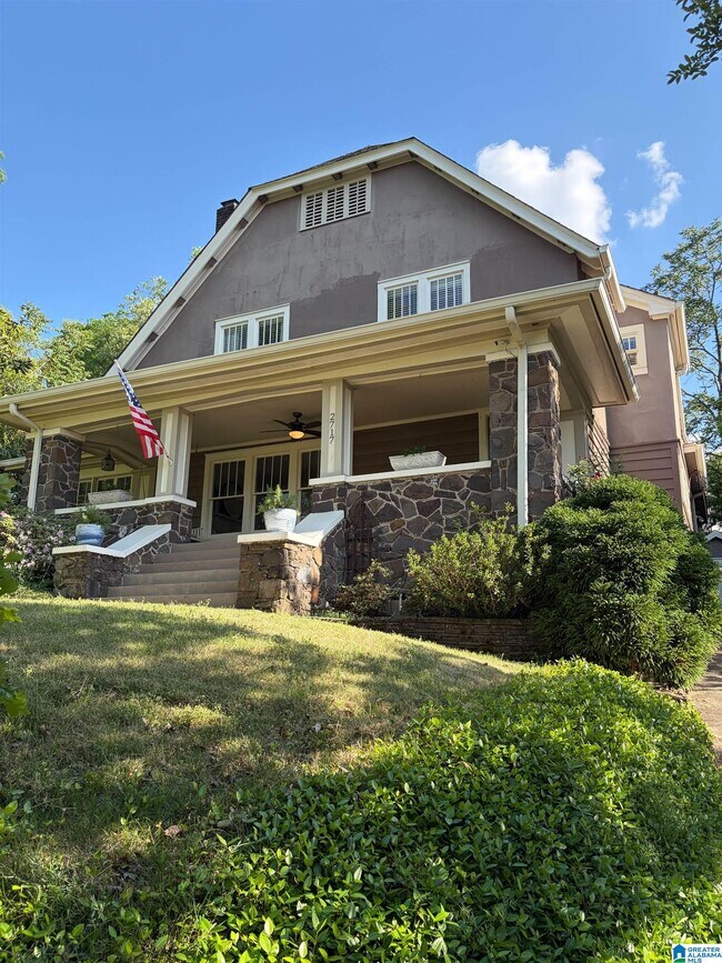 Foto del edificio - 2717 Caldwell Ave S
