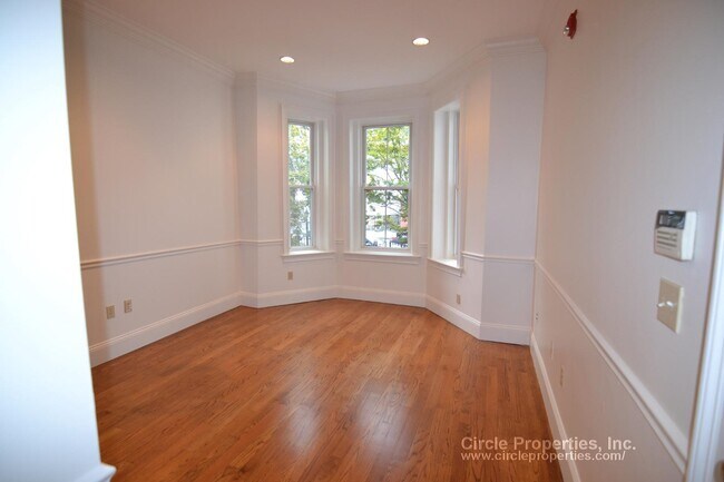 Foto del edificio - 1613 Tremont St