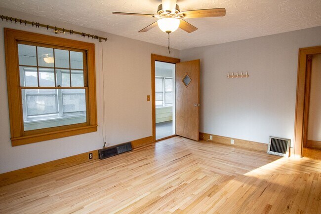 Foto del edificio - Coming Soon! Beautiful 4 Bedroom House for...