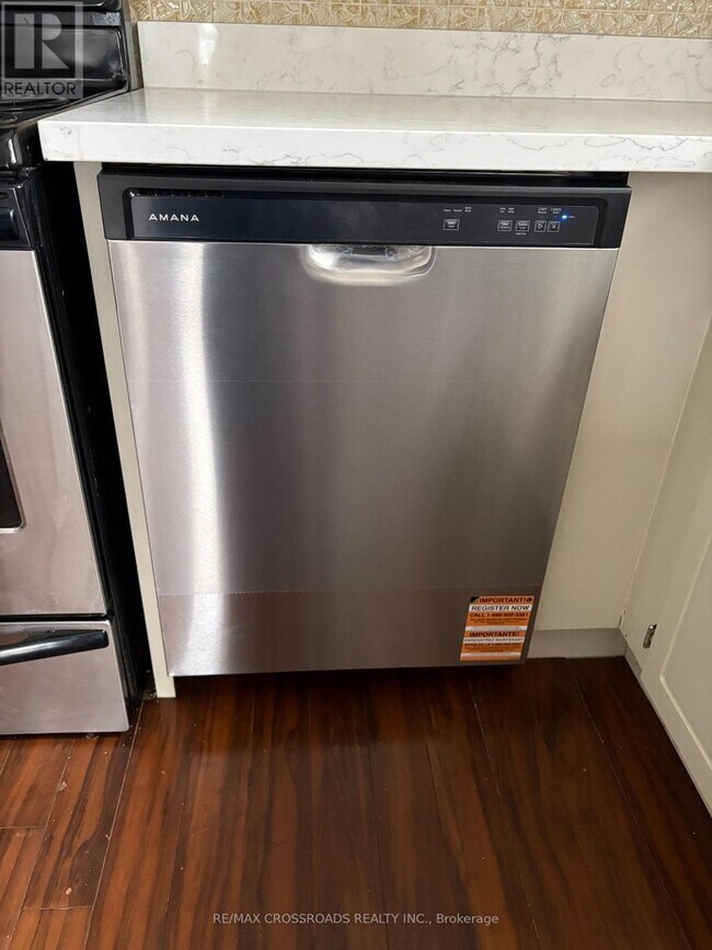 Building Photo - 141 N Bonnington Ave