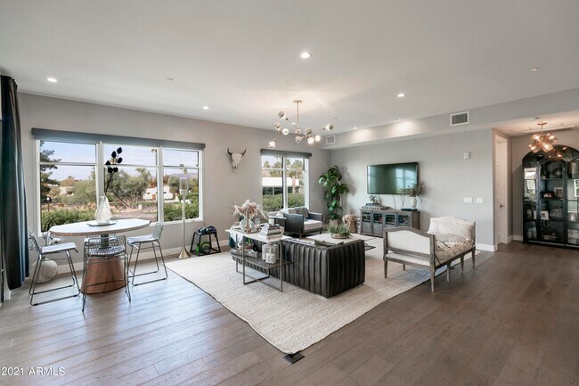 Foto del edificio - 6166 N Scottsdale Rd