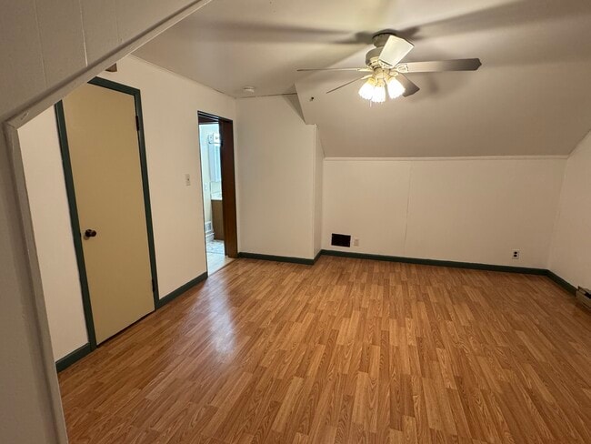 Building Photo - 165 Sand Creek Rd