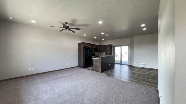 Building Photo - 7119-7121 S Hanson Ave (Bravo Team)