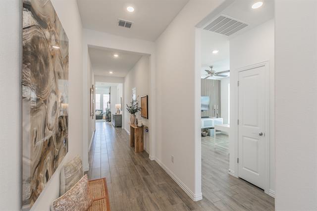 Foto del edificio - 2549 Birchcrest Dr