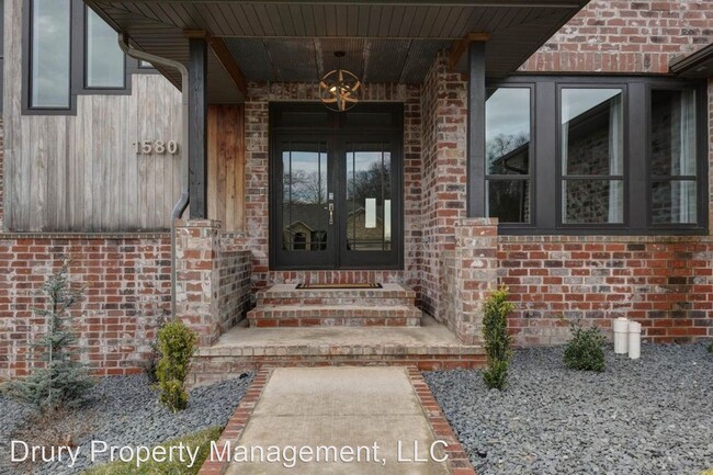 Building Photo - 7 br, 6.5 bath House - 1580 W. Gaslight Dr