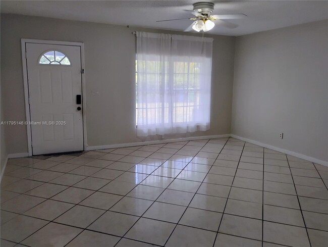 Building Photo - 252 S Biscayne River Dr