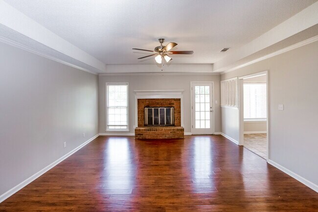 Foto del edificio - 4378 Bunker Hill Dr