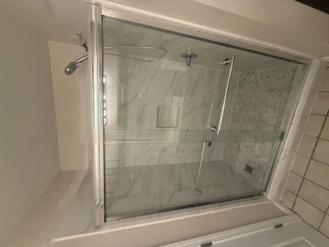 Building Photo - 260 McKendree Ln