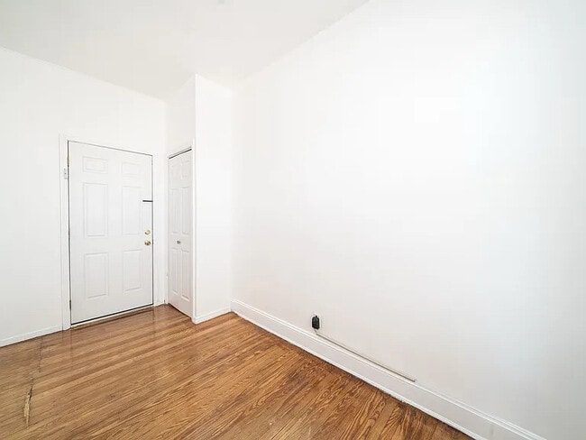 Building Photo - 275 7th St